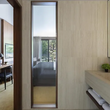 The Lynx Mountain Hotel