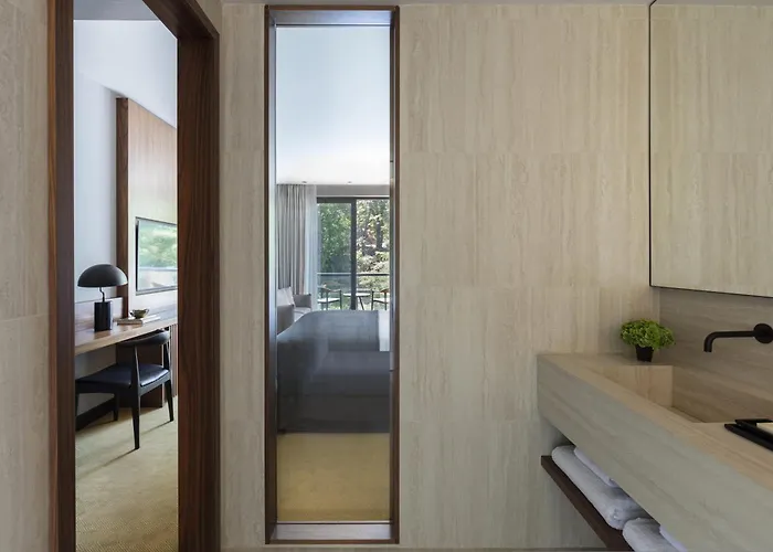 The Lynx Mountain Hotel