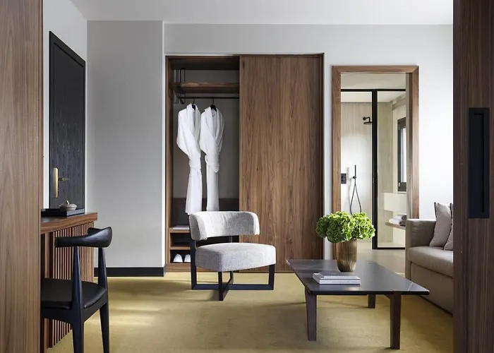 The Lynx Mountain Florina